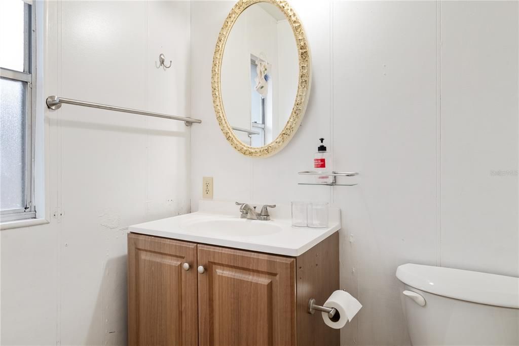 На продажу: $232,000 (2 спален, 2 ванн, 1256 Квадратных фут)