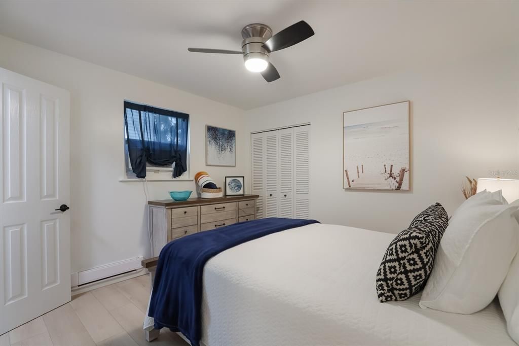 待售: $1,100,000 (5 贝兹, 0 浴室, 1826 平方英尺)