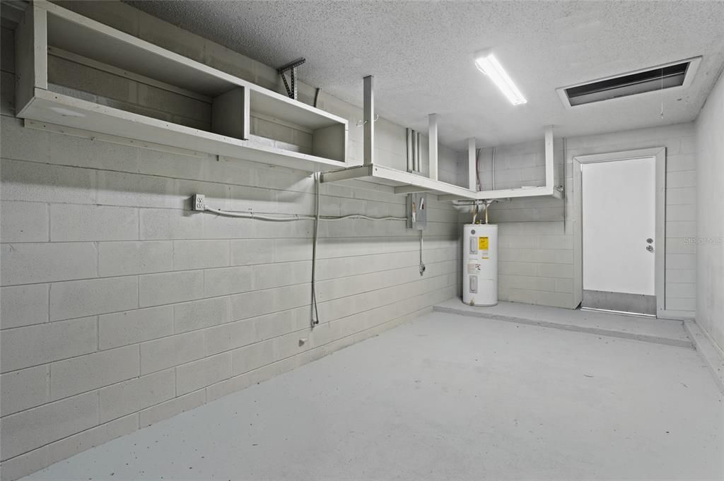 Activo con contrato: $300,000 (3 camas, 2 baños, 1216 Pies cuadrados)