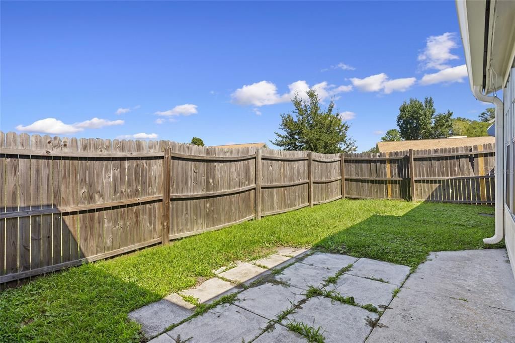 Activo con contrato: $300,000 (3 camas, 2 baños, 1216 Pies cuadrados)