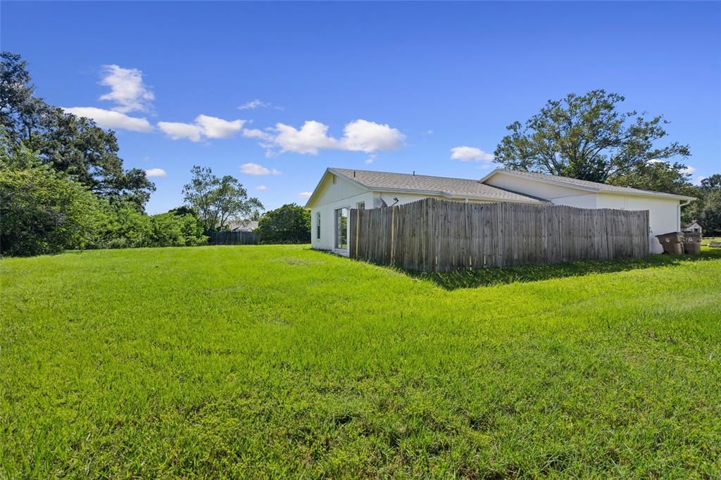 Activo con contrato: $300,000 (3 camas, 2 baños, 1216 Pies cuadrados)