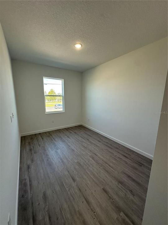 Под контрактом: $369,990 (3 спален, 2 ванн, 1778 Квадратных фут)