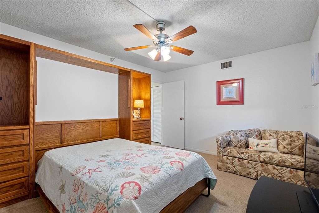 For Sale: $800,000 (2 beds, 2 baths, 1225 Square Feet)