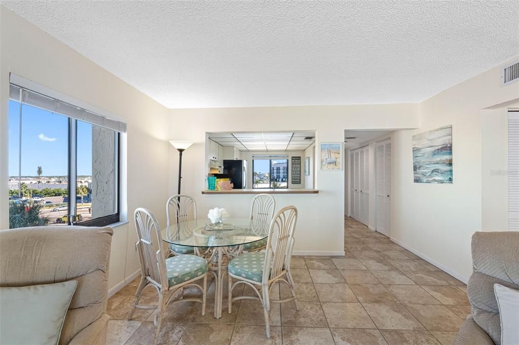 For Sale: $800,000 (2 beds, 2 baths, 1225 Square Feet)