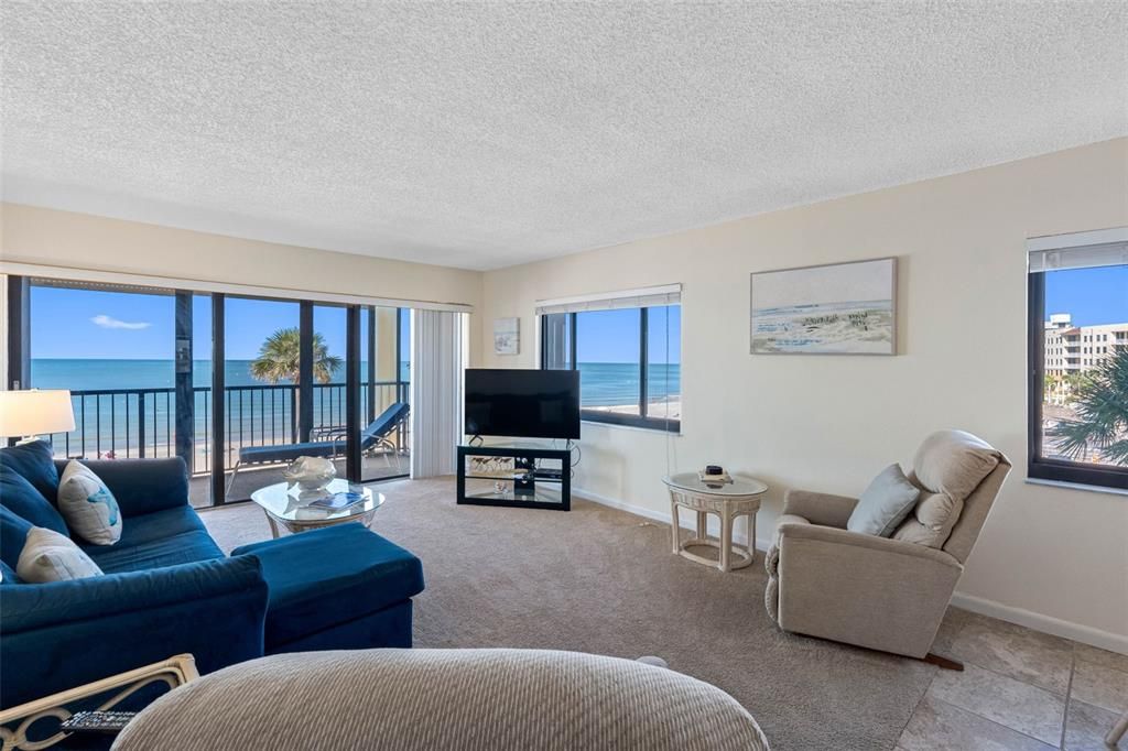 For Sale: $800,000 (2 beds, 2 baths, 1225 Square Feet)