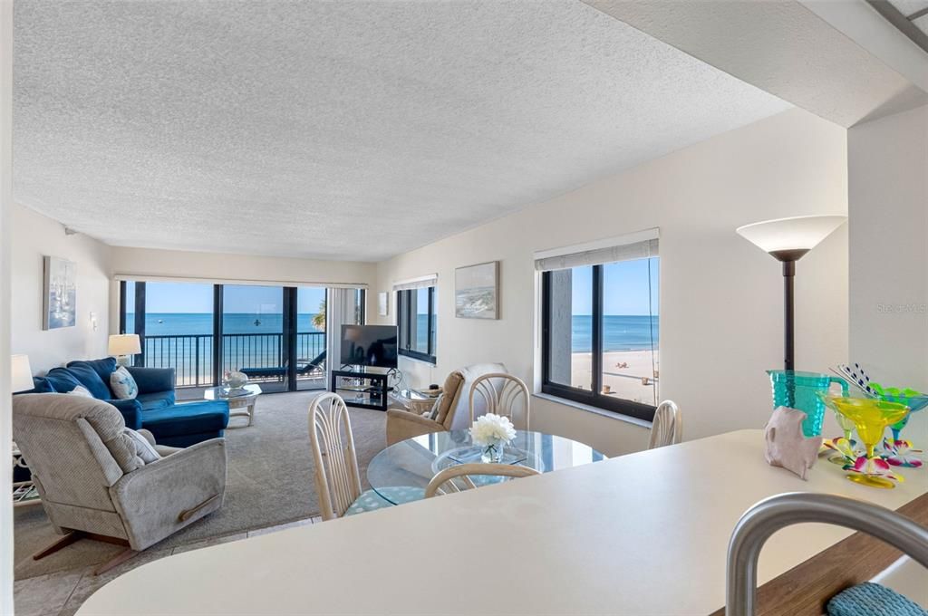 For Sale: $800,000 (2 beds, 2 baths, 1225 Square Feet)