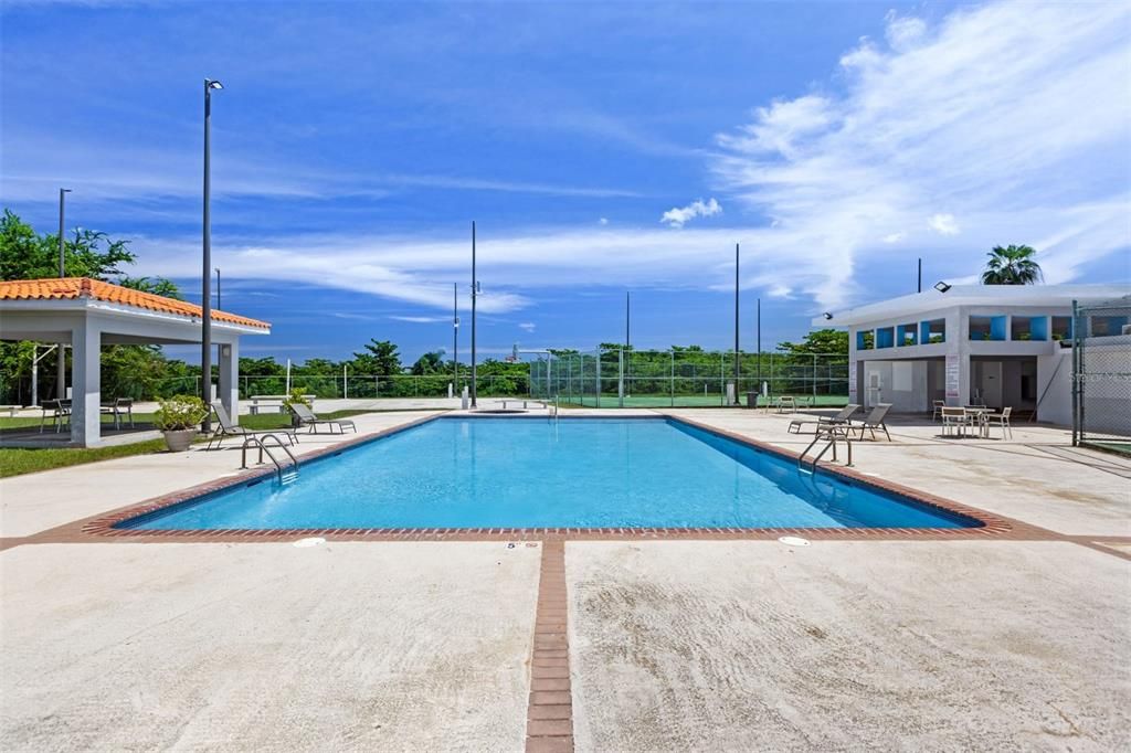 В аренду: $2,000 (0 спален, 1 ванн, 1400 Квадратных фут)