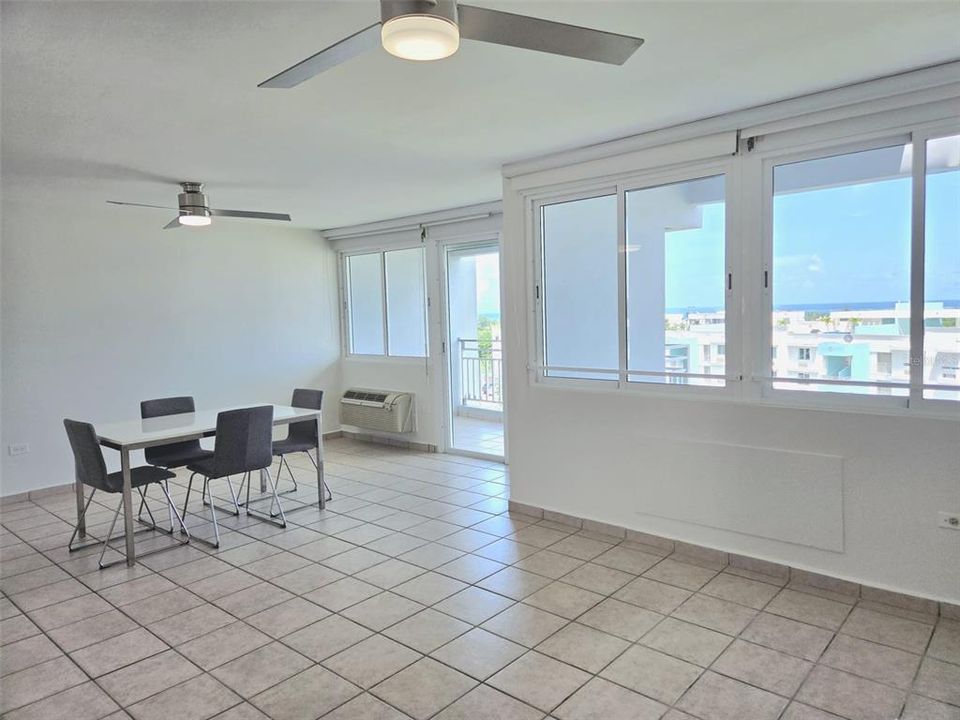 В аренду: $2,000 (0 спален, 1 ванн, 1400 Квадратных фут)