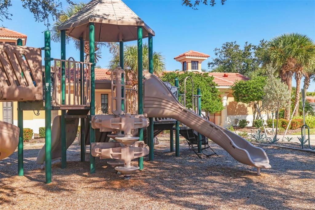 For Sale: $630,000 (3 beds, 2 baths, 2298 Square Feet)