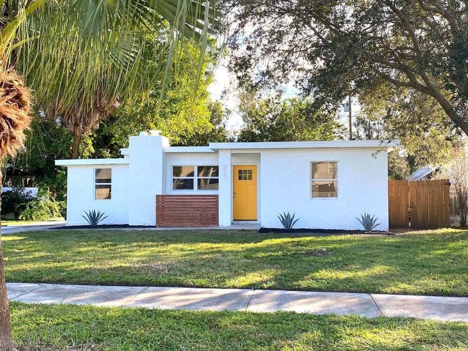 Недавно продано: $350,000 (2 спален, 1 ванн, 800 Квадратных фут)