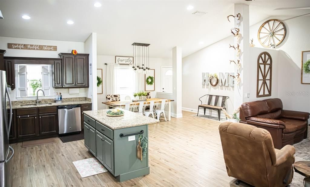 For Sale: $749,000 (3 beds, 2 baths, 1841 Square Feet)