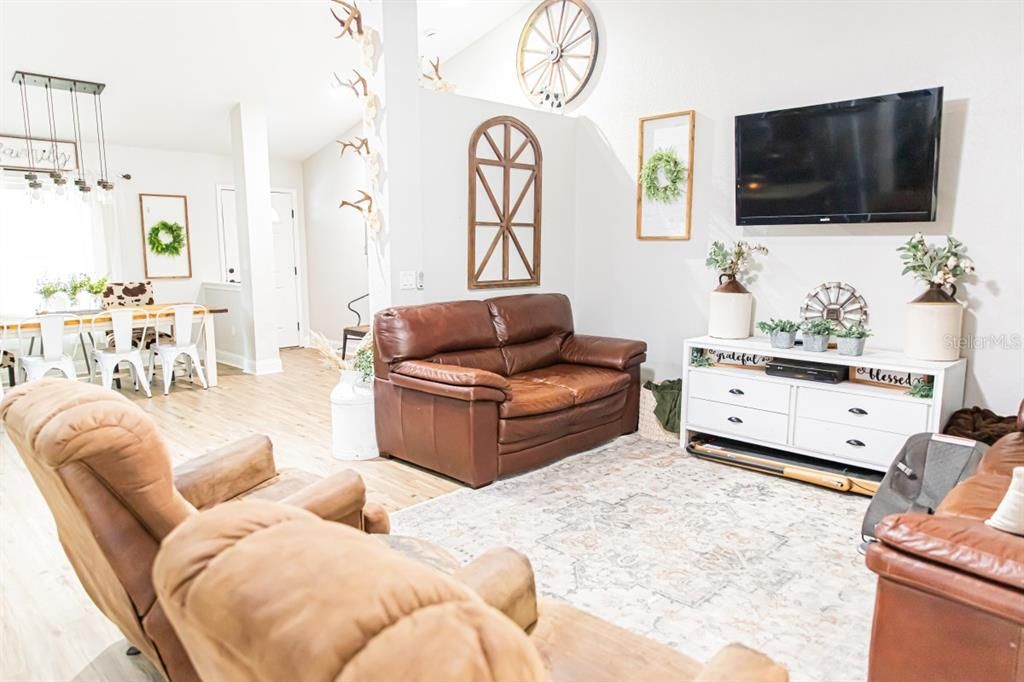 For Sale: $749,000 (3 beds, 2 baths, 1841 Square Feet)