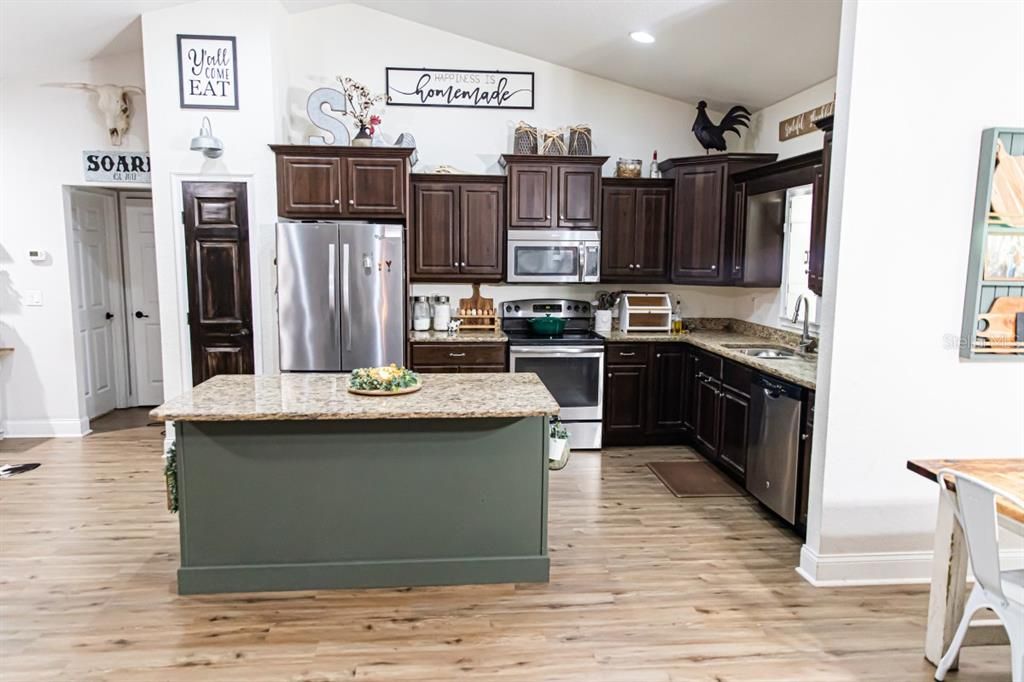 For Sale: $749,000 (3 beds, 2 baths, 1841 Square Feet)