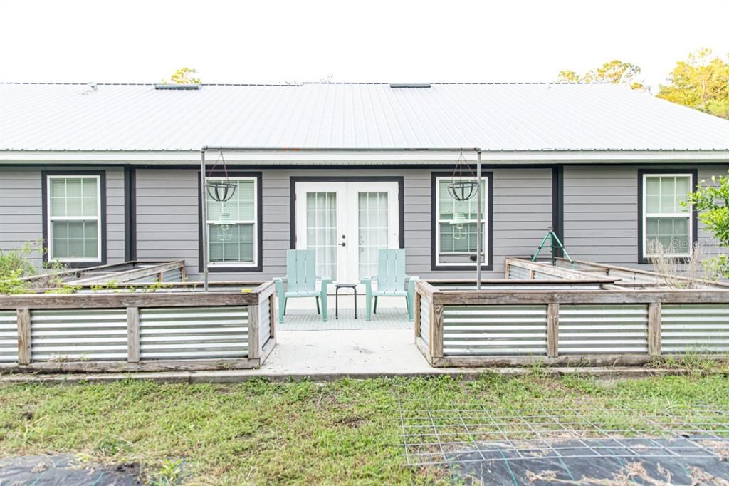 For Sale: $749,000 (3 beds, 2 baths, 1841 Square Feet)