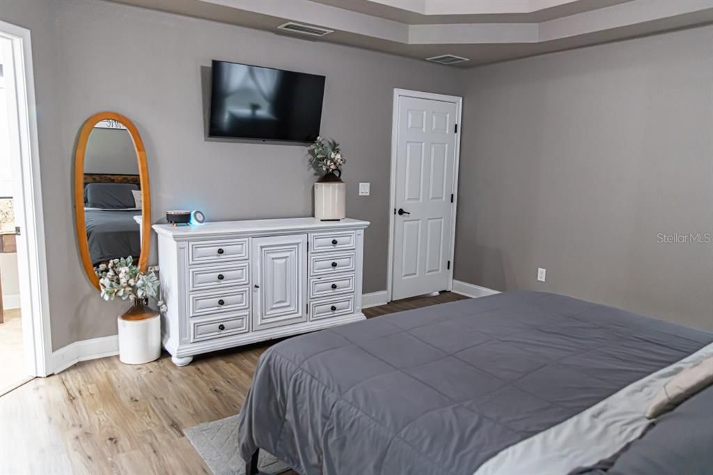 For Sale: $749,000 (3 beds, 2 baths, 1841 Square Feet)