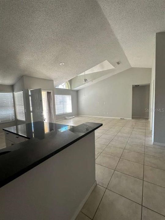 For Rent: $2,900 (4 beds, 2 baths, 1795 Square Feet)