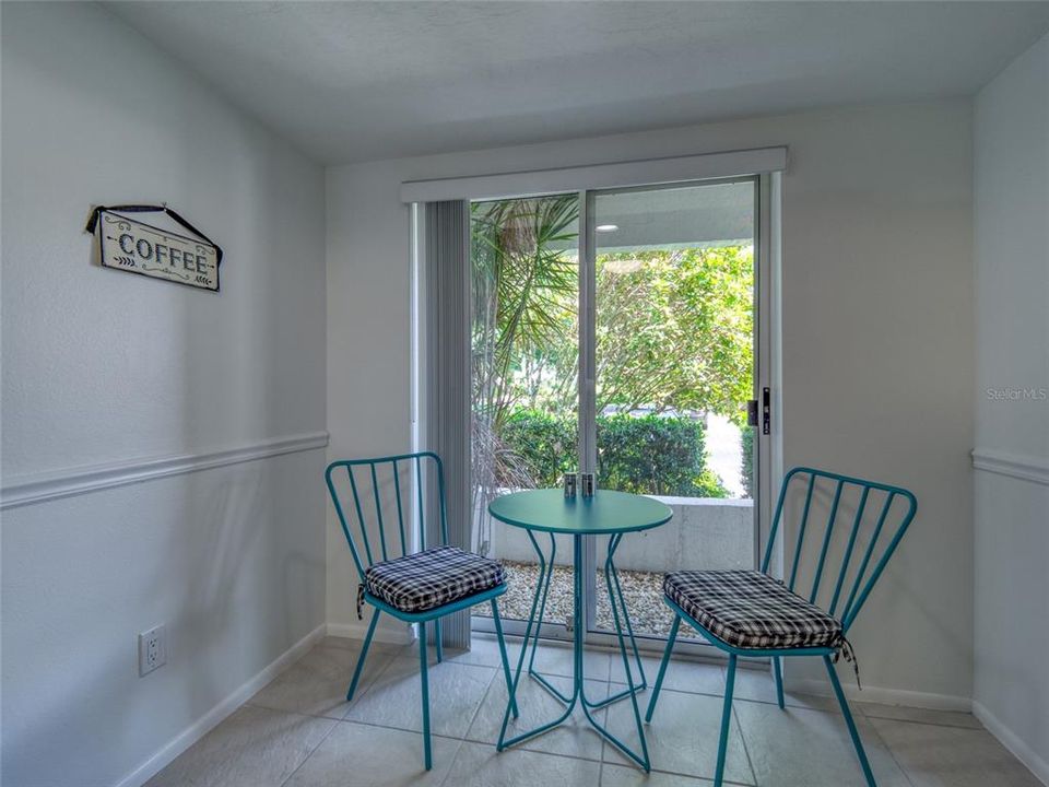 出租: $4,400 (2 贝兹, 2 浴室, 1127 平方英尺)