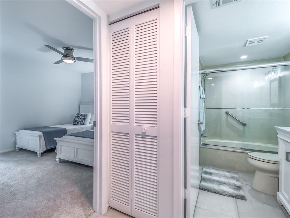 出租: $4,400 (2 贝兹, 2 浴室, 1127 平方英尺)