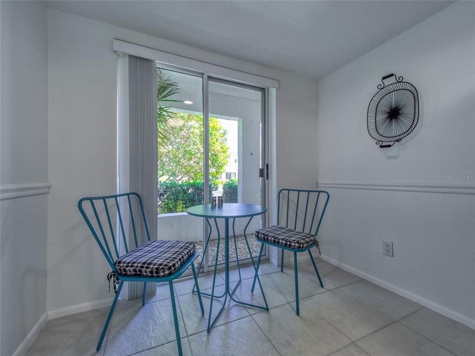 出租: $4,400 (2 贝兹, 2 浴室, 1127 平方英尺)