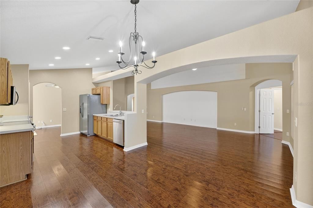 En Venta: $359,000 (3 camas, 2 baños, 1853 Pies cuadrados)