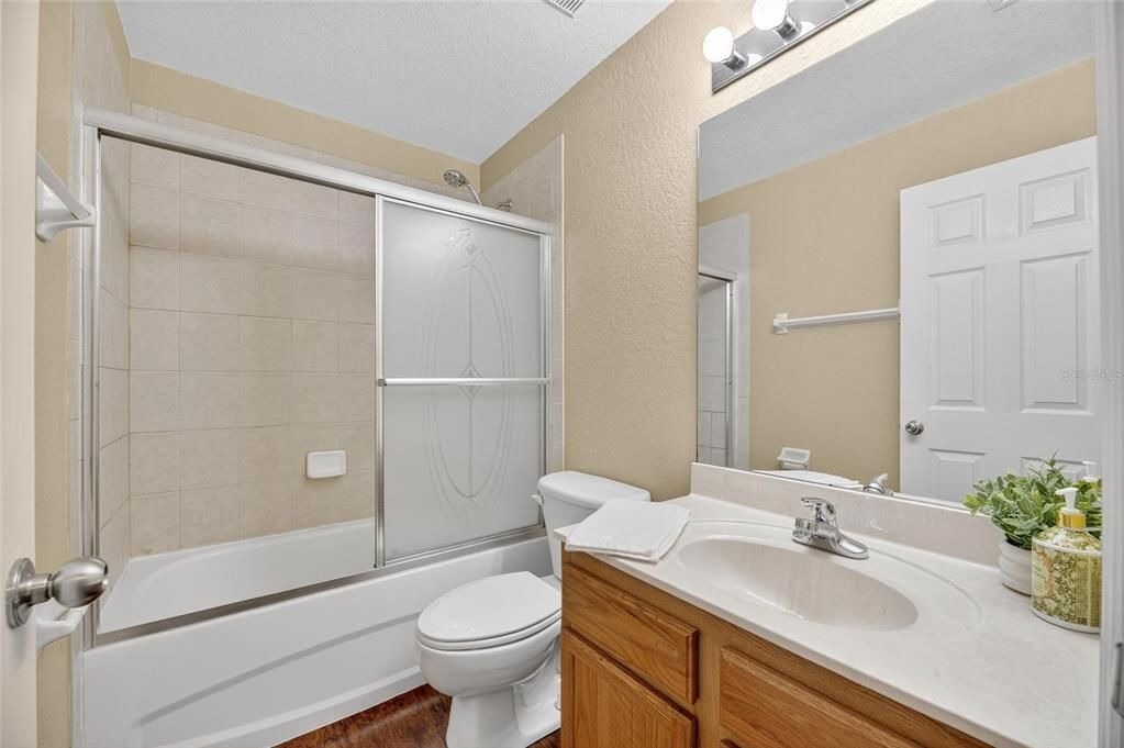 En Venta: $359,000 (3 camas, 2 baños, 1853 Pies cuadrados)