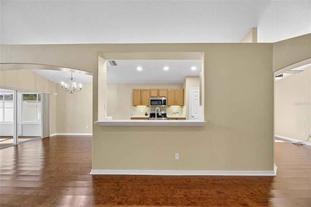 En Venta: $359,000 (3 camas, 2 baños, 1853 Pies cuadrados)