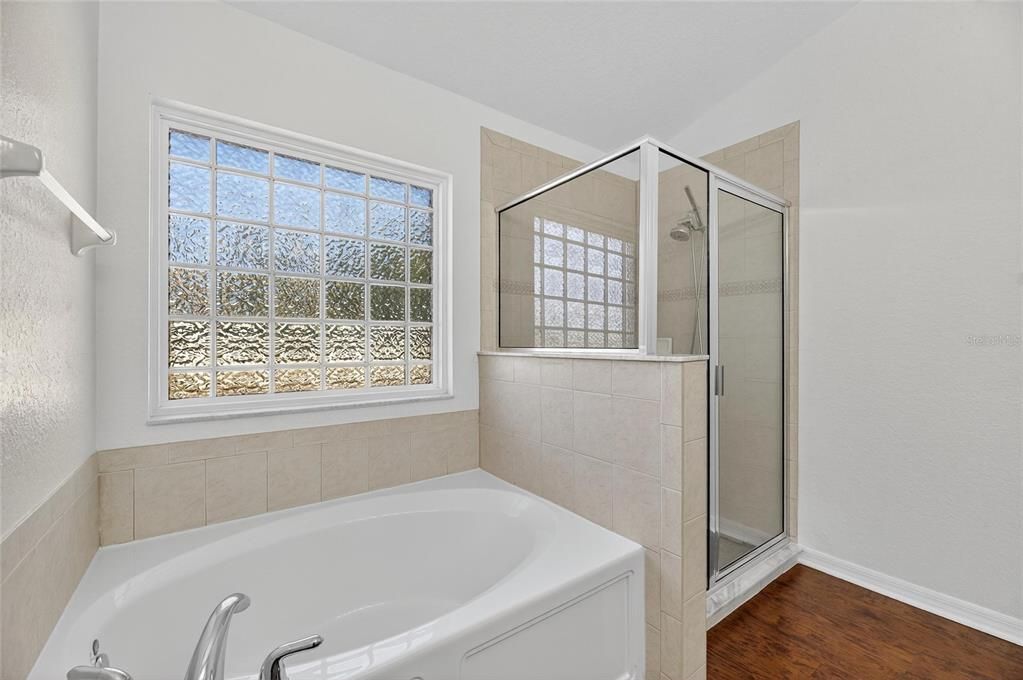 En Venta: $359,000 (3 camas, 2 baños, 1853 Pies cuadrados)