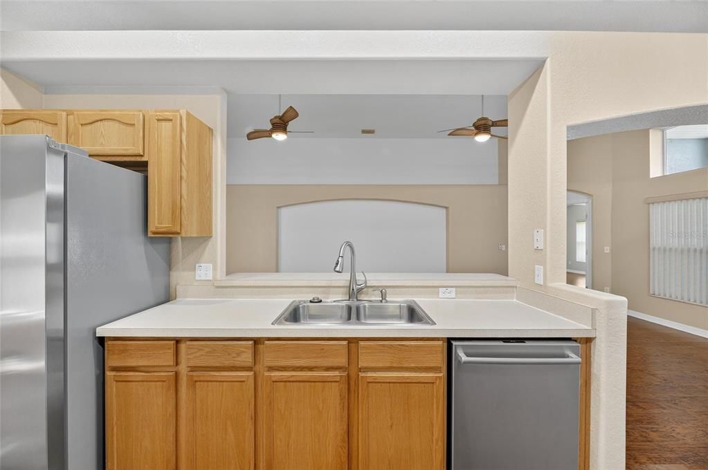 En Venta: $359,000 (3 camas, 2 baños, 1853 Pies cuadrados)