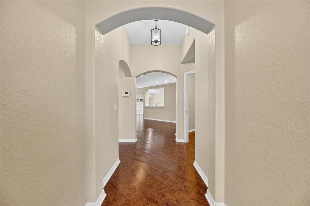 En Venta: $359,000 (3 camas, 2 baños, 1853 Pies cuadrados)