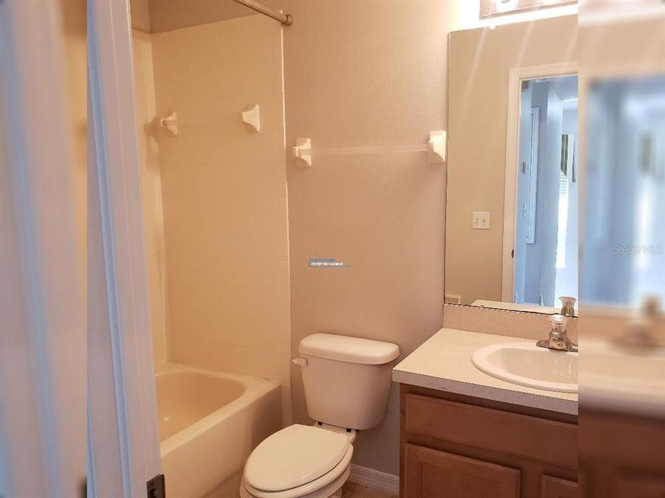 Activo con contrato: $2,195 (3 camas, 2 baños, 1610 Pies cuadrados)