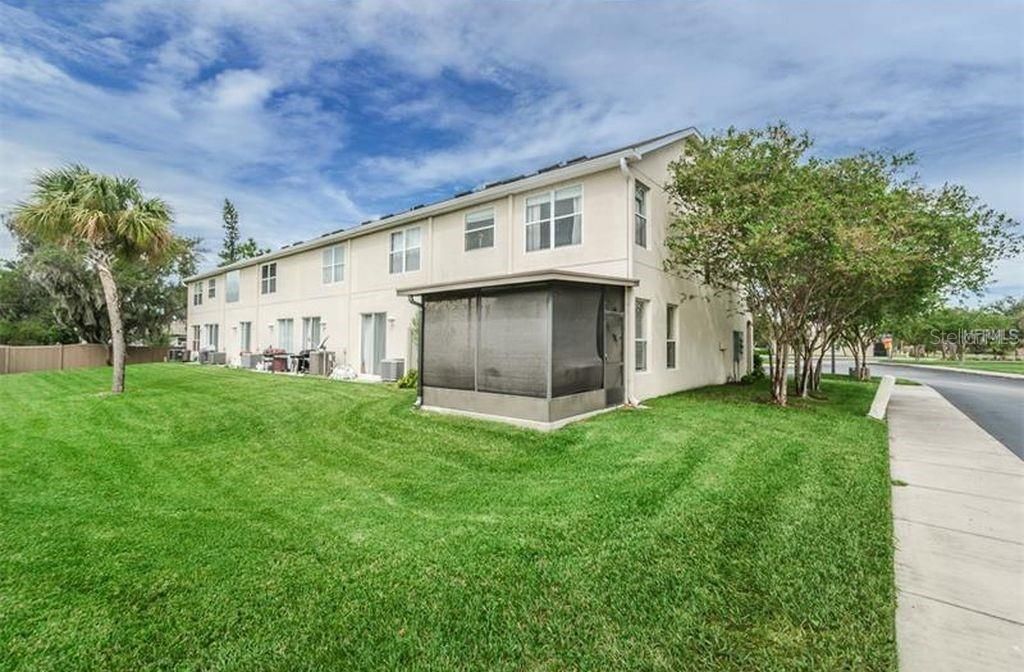 Activo con contrato: $2,195 (3 camas, 2 baños, 1610 Pies cuadrados)