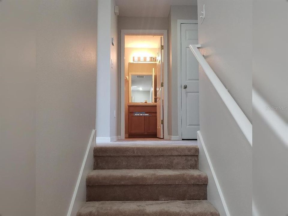 Activo con contrato: $2,195 (3 camas, 2 baños, 1610 Pies cuadrados)