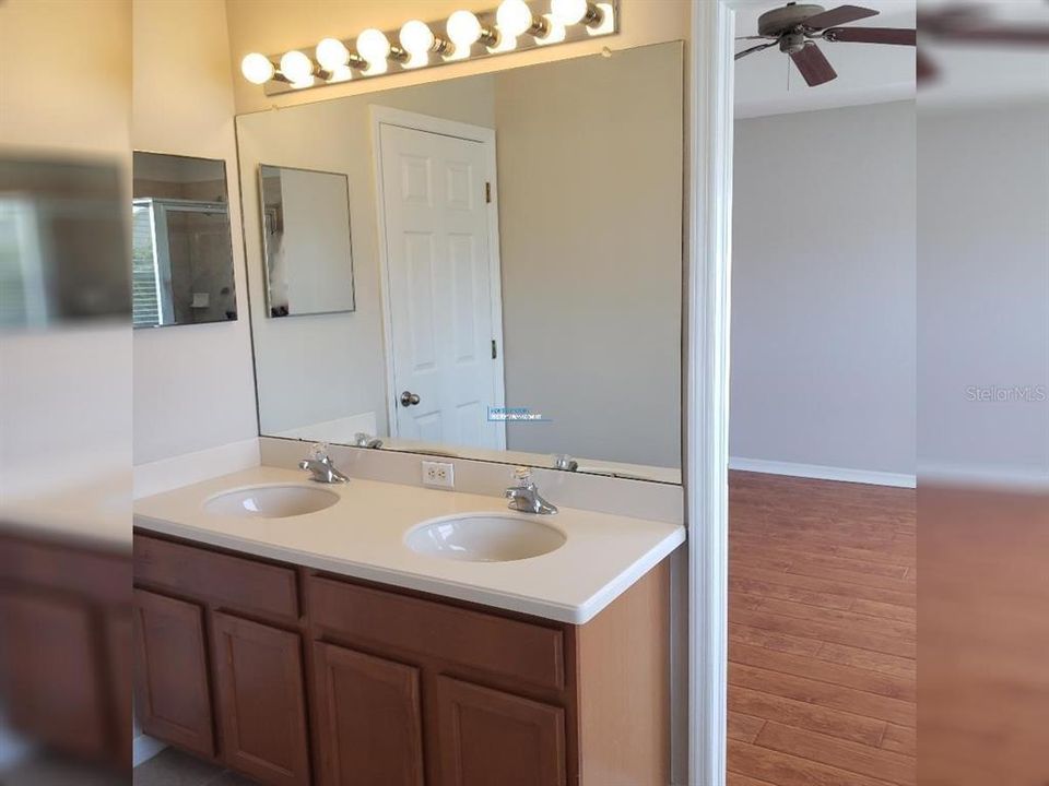 Activo con contrato: $2,195 (3 camas, 2 baños, 1610 Pies cuadrados)