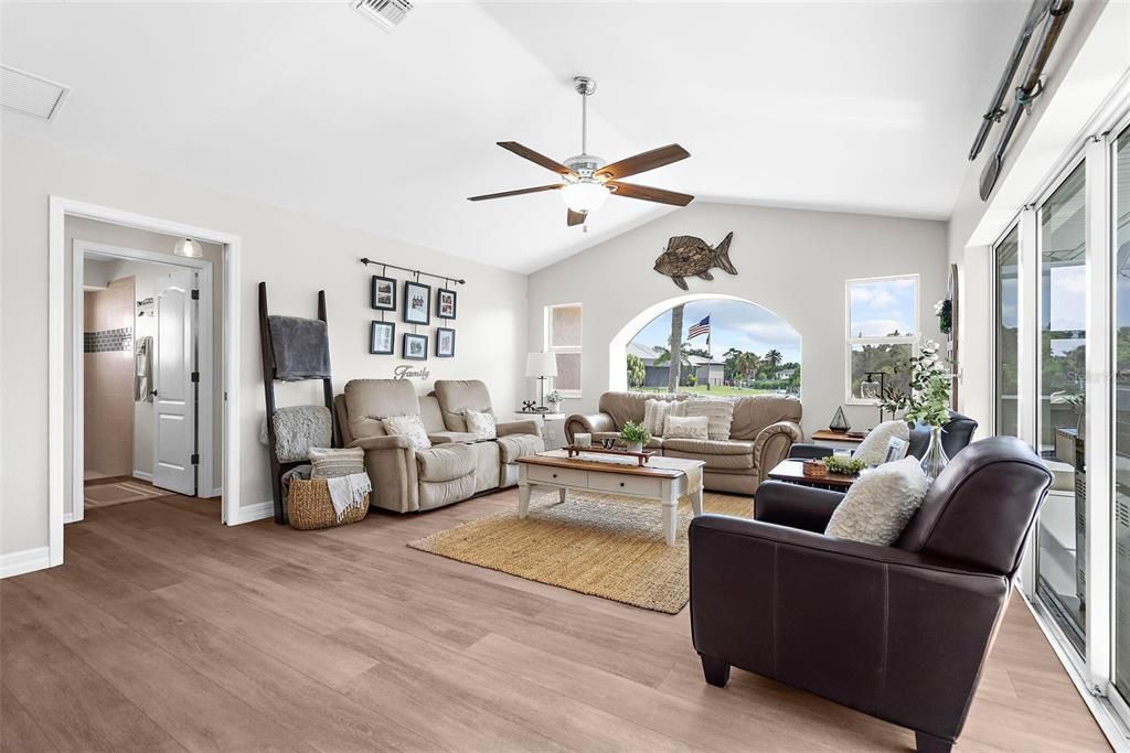 待售: $849,995 (3 贝兹, 3 浴室, 2519 平方英尺)