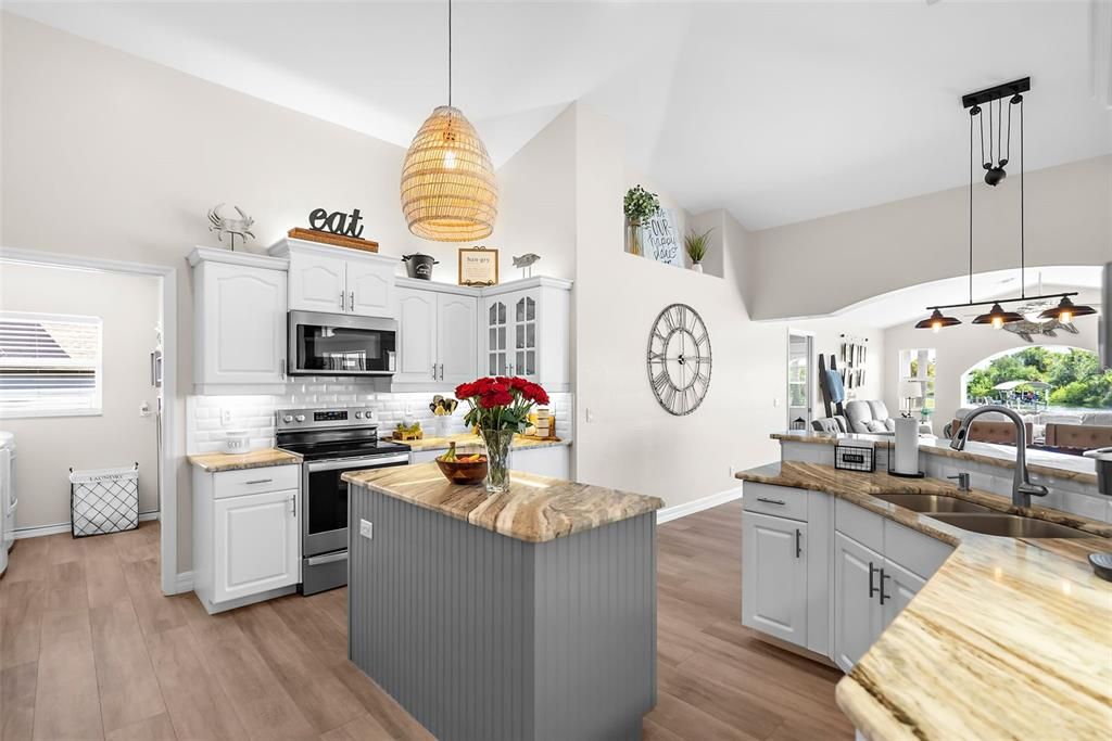 待售: $849,995 (3 贝兹, 3 浴室, 2519 平方英尺)