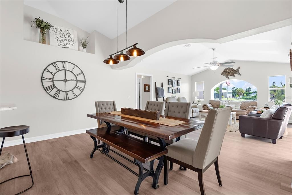 待售: $849,995 (3 贝兹, 3 浴室, 2519 平方英尺)