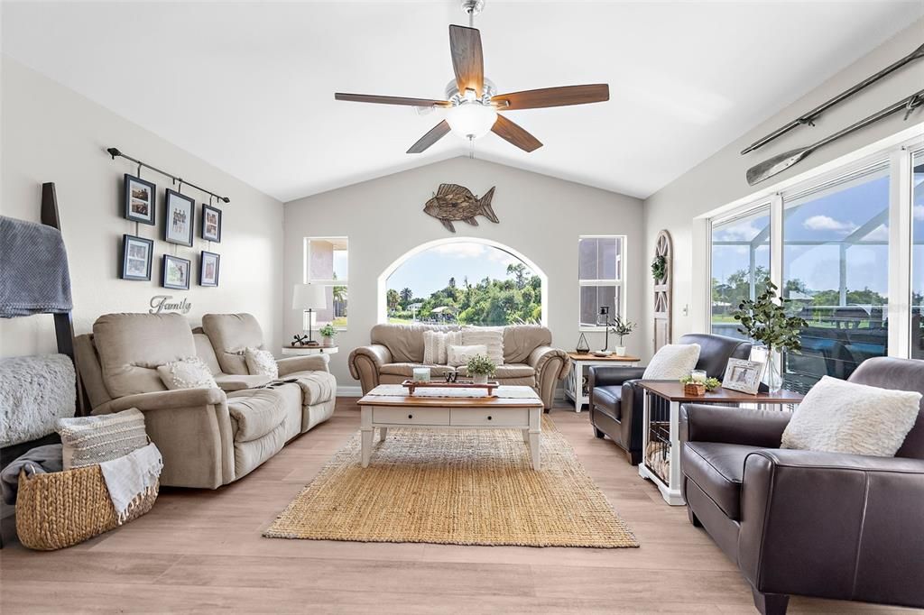 待售: $849,995 (3 贝兹, 3 浴室, 2519 平方英尺)