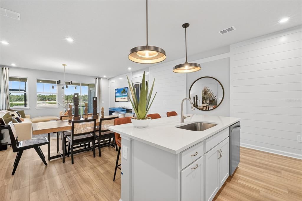 待售: $312,750 (3 贝兹, 2 浴室, 1691 平方英尺)