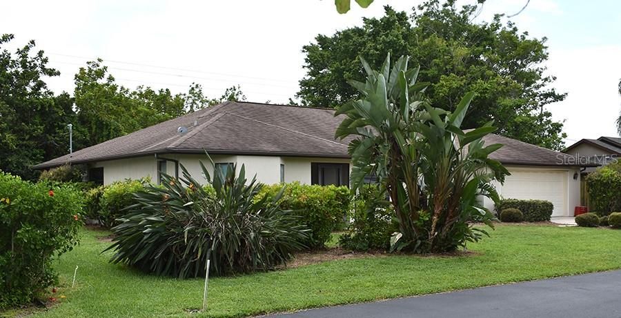 Active With Contract: $2,495 (3 beds, 2 baths, 2348 Square Feet)