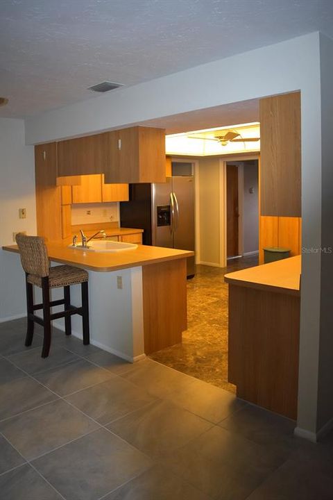 Active With Contract: $2,495 (3 beds, 2 baths, 2348 Square Feet)