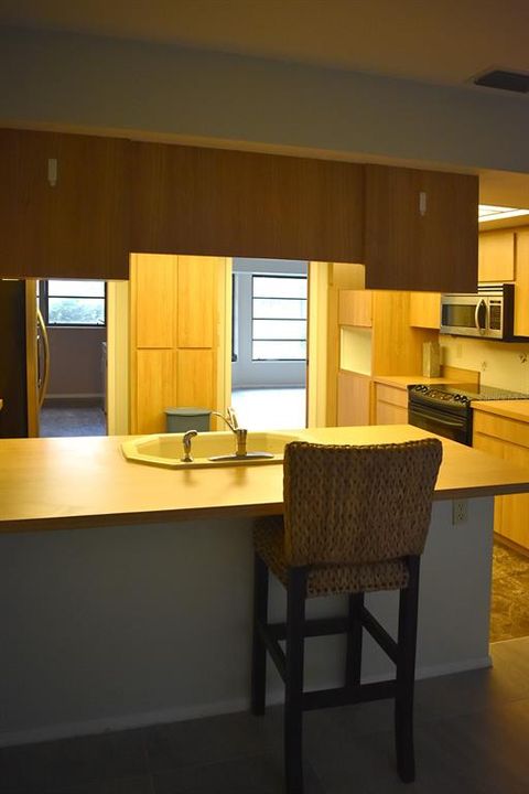 Active With Contract: $2,495 (3 beds, 2 baths, 2348 Square Feet)