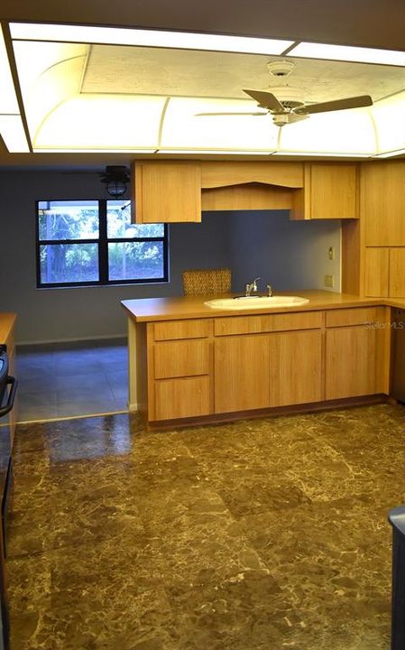 Active With Contract: $2,495 (3 beds, 2 baths, 2348 Square Feet)