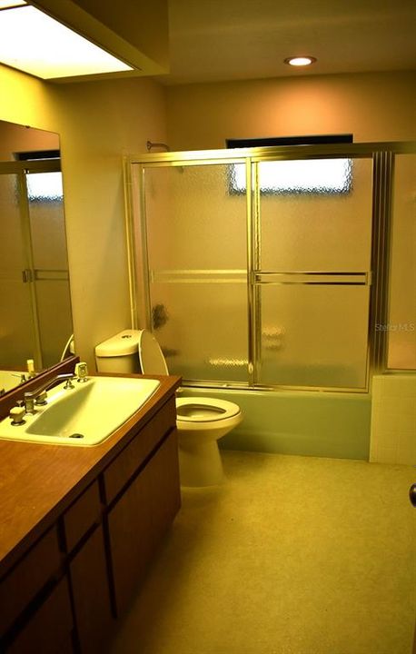 Active With Contract: $2,495 (3 beds, 2 baths, 2348 Square Feet)