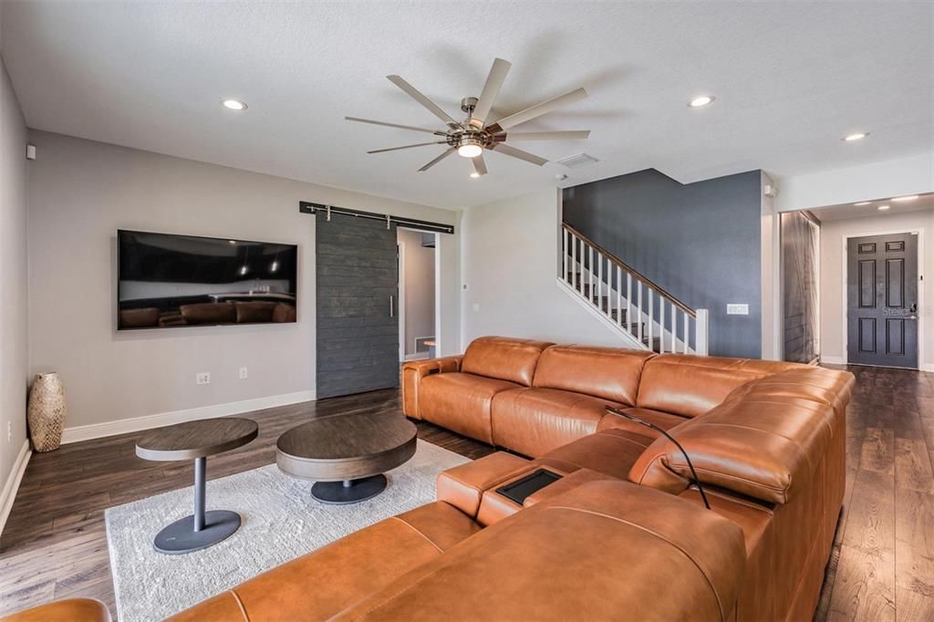 En Venta: $839,900 (5 camas, 3 baños, 3433 Pies cuadrados)