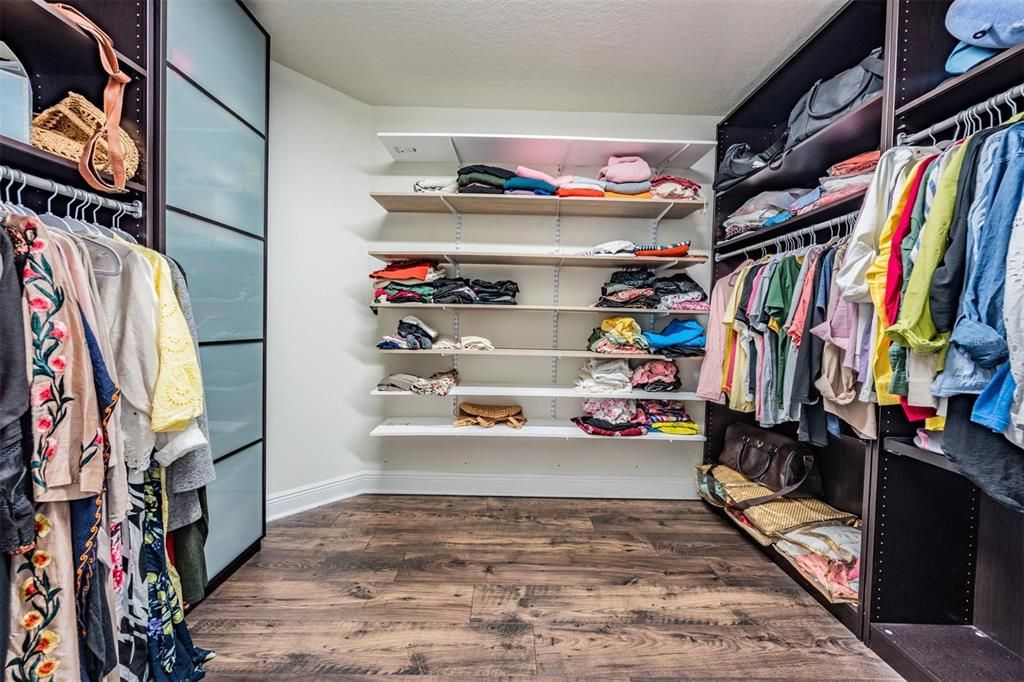 En Venta: $839,900 (5 camas, 3 baños, 3433 Pies cuadrados)