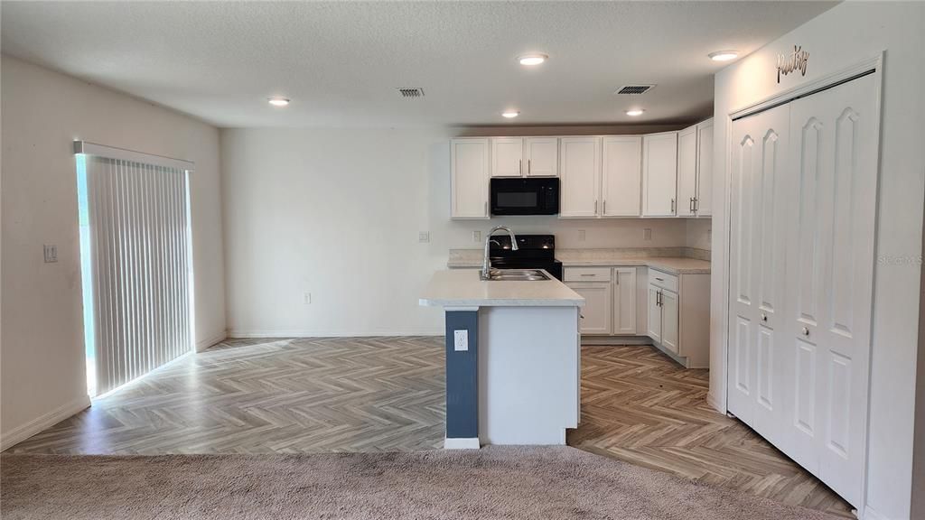 待售: $275,000 (3 贝兹, 2 浴室, 1425 平方英尺)