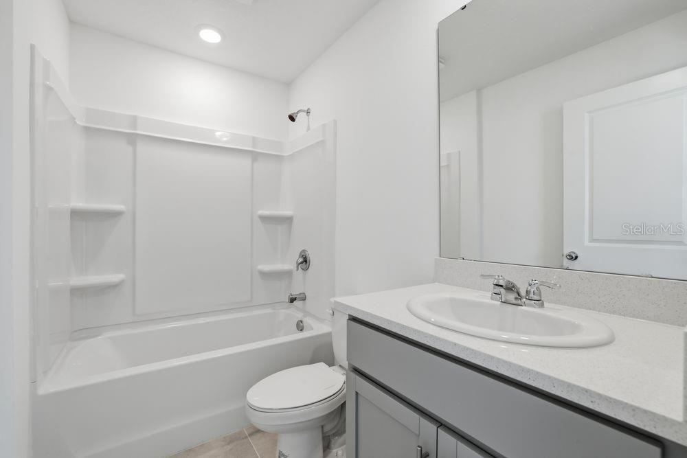 待售: $229,999 (2 贝兹, 2 浴室, 1205 平方英尺)