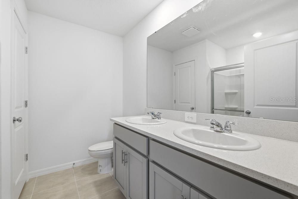 待售: $229,999 (2 贝兹, 2 浴室, 1205 平方英尺)