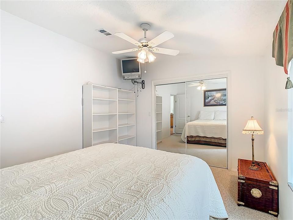 Active With Contract: $245,000 (2 beds, 2 baths, 1104 Square Feet)