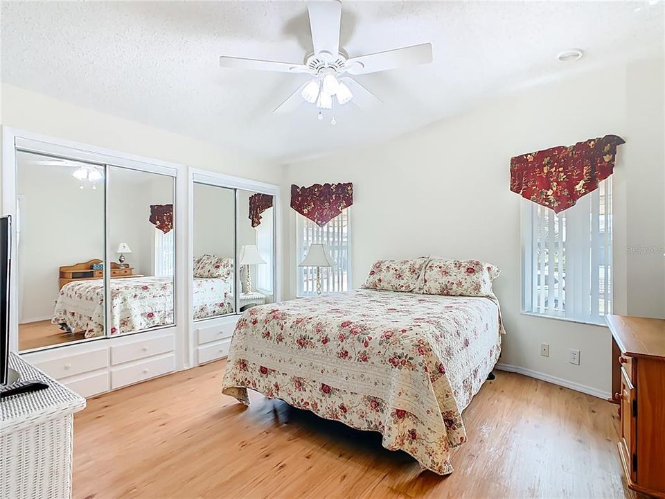 Active With Contract: $245,000 (2 beds, 2 baths, 1104 Square Feet)